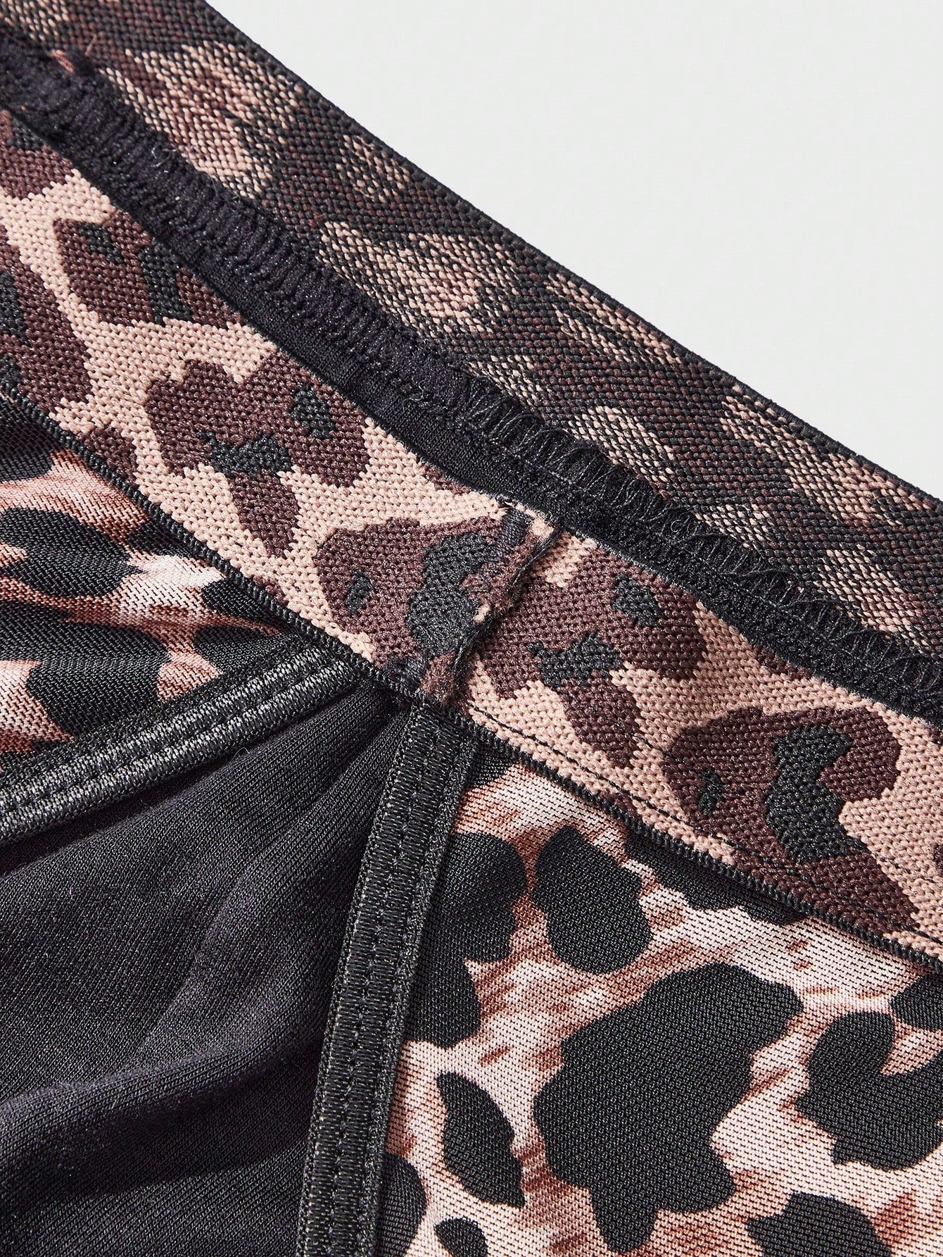 Men’s Casual Leopard Print Shorts With Panel Detail